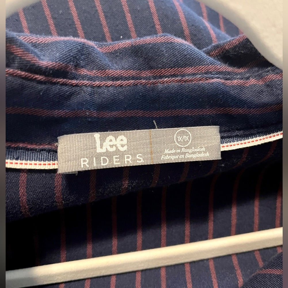 Riders by Lee | Women's Button Down Shirt | Blue with Maroon Stripes | Size 1X - Picture 3 of 4